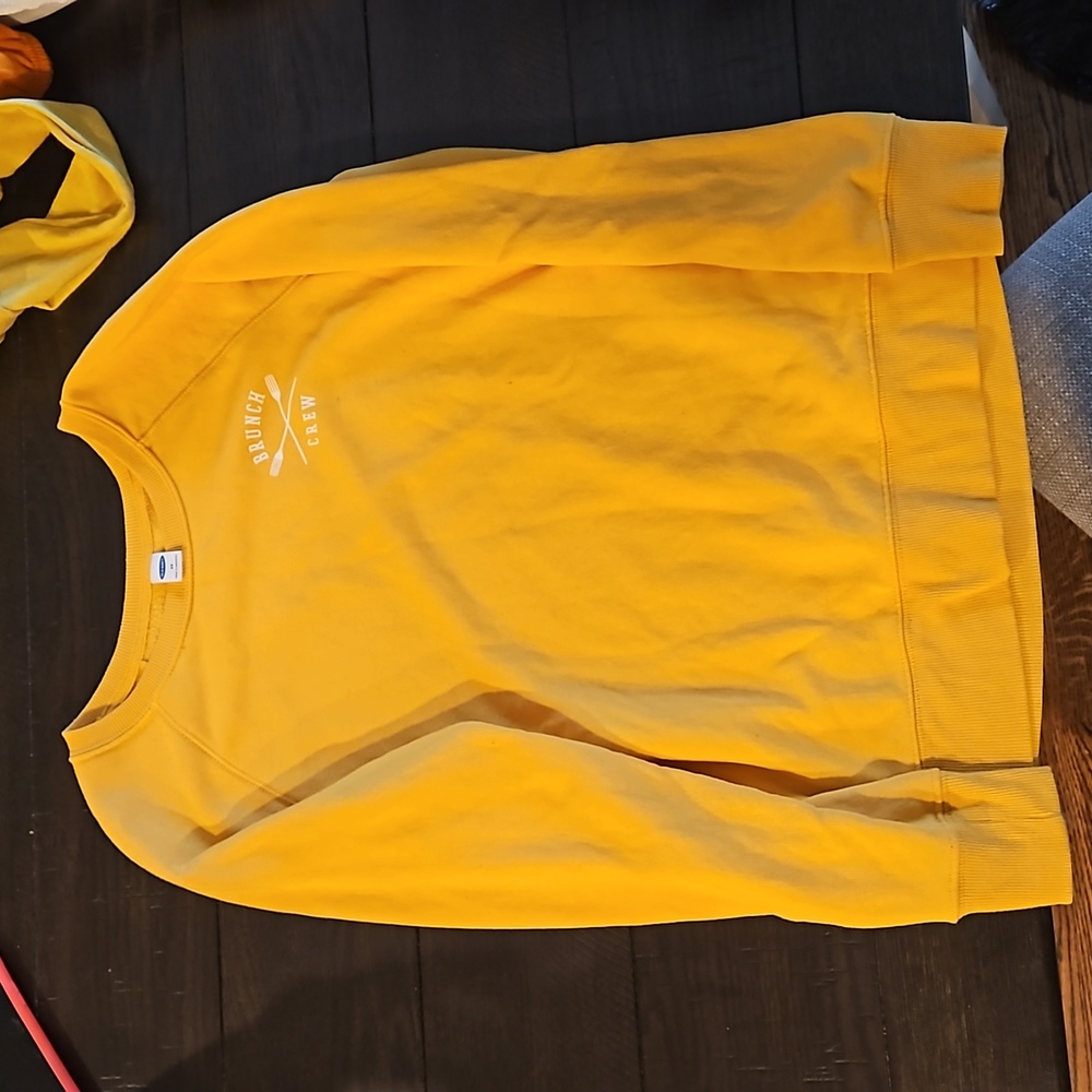 Old Navy Extra Small Sweatshirt Yellow